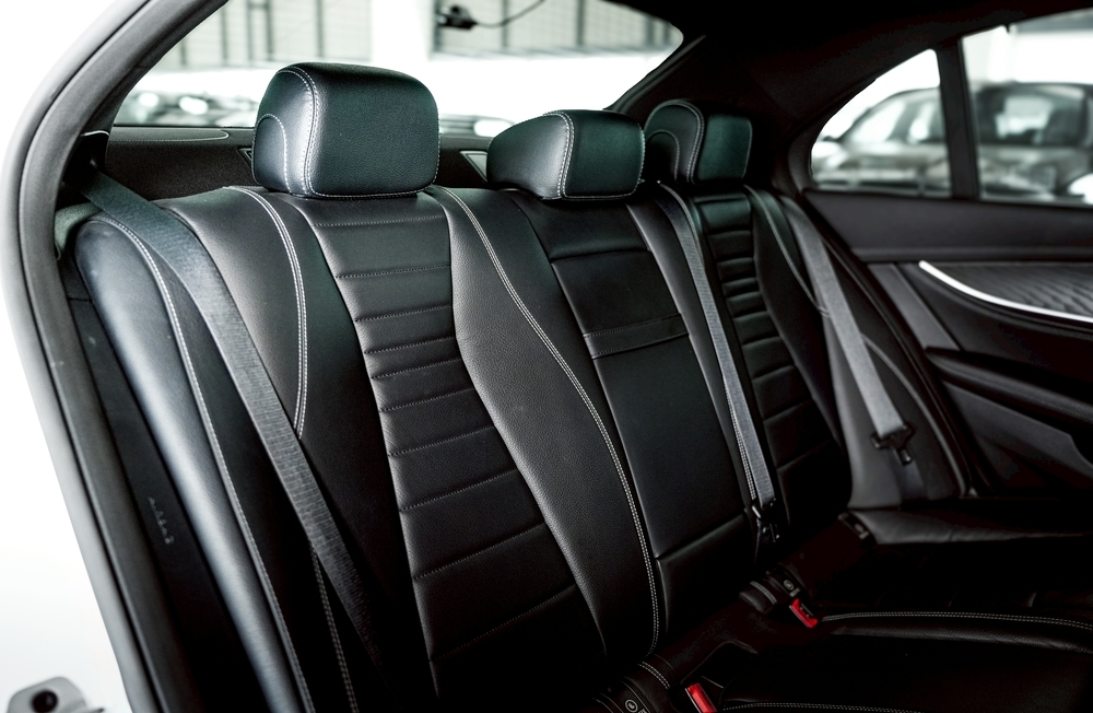 LINE_ALBUM_Certified E 300 e AMG Dynamic_250825_7.jpg