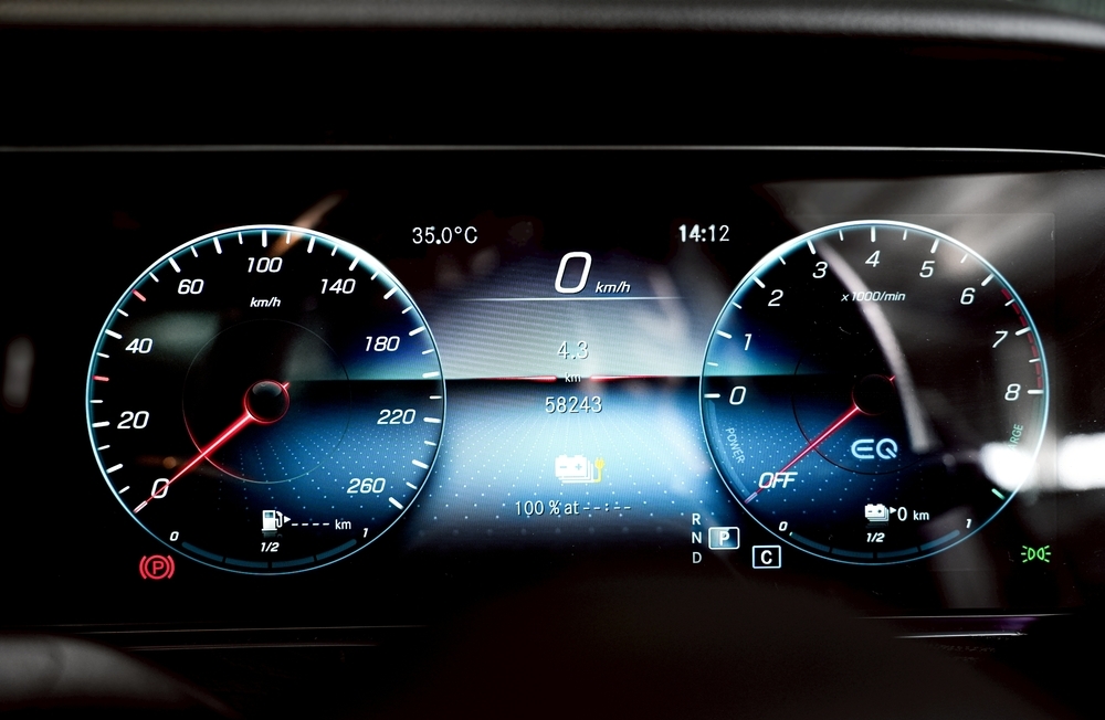 LINE_ALBUM_Certified E 300 e AMG Dynamic_250825_3.jpg